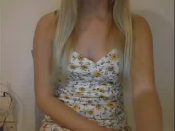 girl
        crempieblondie18x cam image #3463850