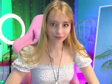girl
        luciaostin cam image #5410589