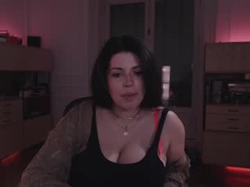 girl
        mila_ cam image #1803297