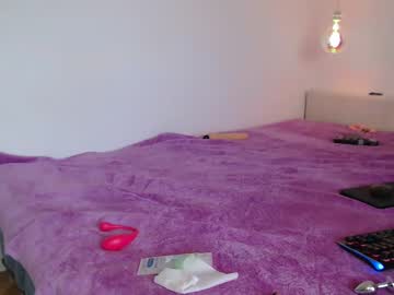 couple
        myendorphyne cam image #2895220