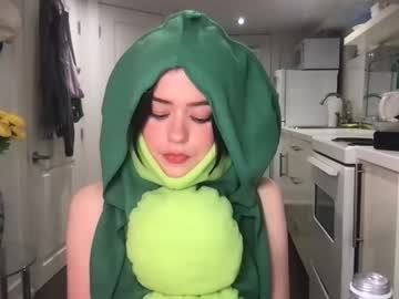 girl
        littlesugarpea cam image #1628831