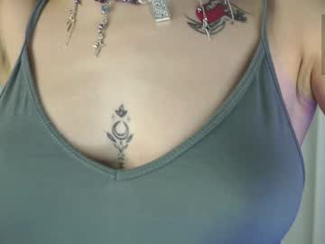 girl
        merciabawden cam image #5944135