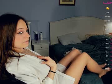girl
        lovelikedreams cam image #1639699