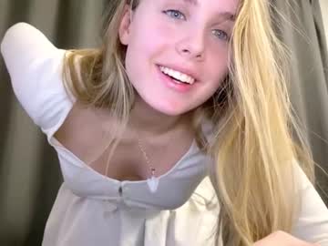 girl
        gucci_rich cam image #1097039