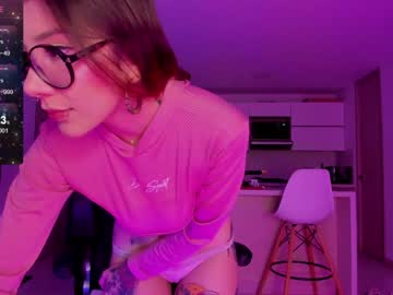 girl
        thecosmicgirl cam image #4207698