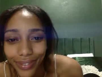 girl
        sophieinthecity cam image #3877934