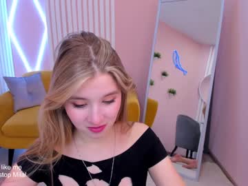 girl
        milablush cam image #274157