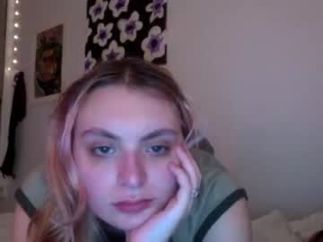 girl
        saphirreprincess333 cam image #423597