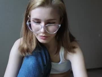 girl
        elsa_limerence cam image #4807252