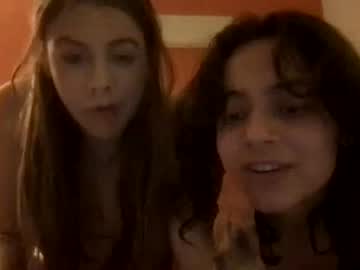 girl
        onelovella cam image #1559903