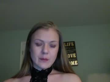 girl
        biigbb cam image #274911