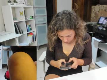girl
        daily_stories cam image #750312