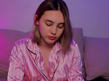 girl
        angella_kleee cam image #5206779