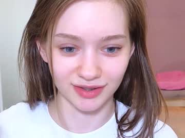 girl
        bless_sheila cam image #1504775