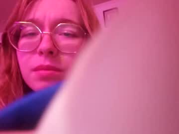 girl
        luckylychee cam image #4409562