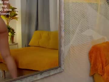 girl
        milablush cam image #786004