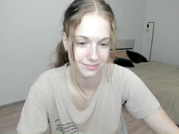 girl
        jul_jul_jul cam image #2319960