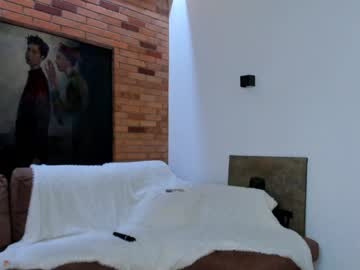girl
        loonyko cam image #4595466