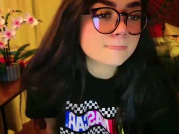 girl
        annatigarr cam image #3333656