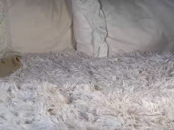 girl
        littlegreekflower cam image #3291146