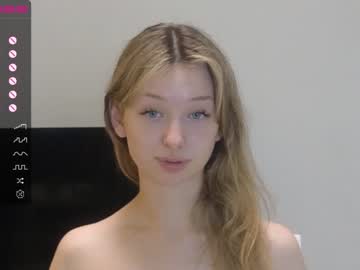 girl
        evafrancis cam image #1834609