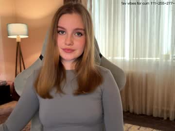 girl
        cute_siberian_girl cam image #6449421