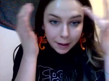 girl
        lillypadgrl cam image #2690256