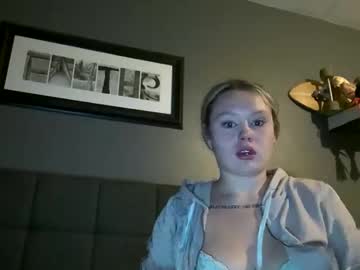 girl
        freakyfay18 cam image #5422223
