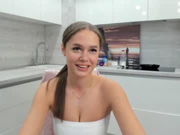 girl
        brittcubitt cam image #3567914
