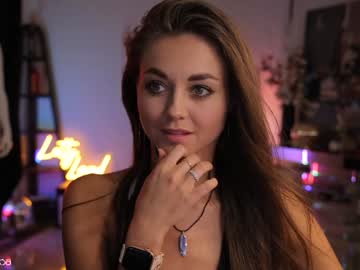 girl
        lettymoa cam image #4695131