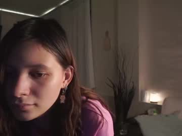girl
        linnbayles cam image #4767496