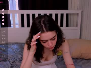 girl
        connieambes cam image #4101623