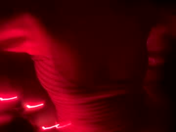girl
        josie_lo cam image #4869275