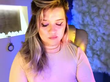 girl
        sherbru cam image #4681380