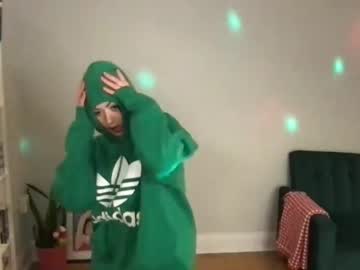 girl
        littlesugarpea cam image #3007691