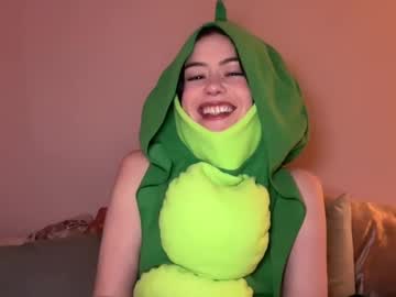 girl
        littlesugarpea cam image #5844907