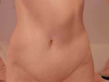 girl
        leahsthetics cam image #4158443