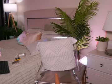 girl
        kyliebeller cam image #6103086