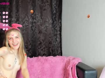 couple
        melllnessa cam image #2740897