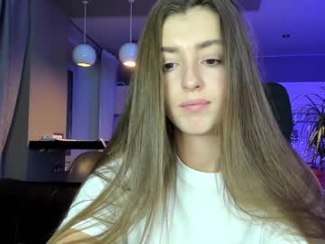 girl
        coy_amina_ cam image #383638