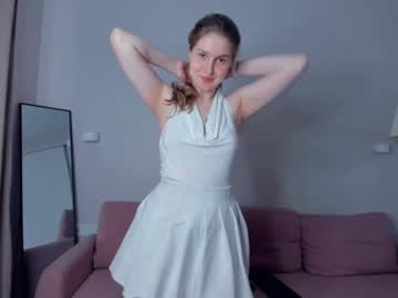 girl
        jacquelinenewton cam image #1859849