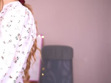 girl
        oliviavilolobos cam image #4373810