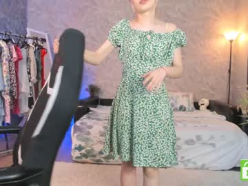 girl
        bettybarnett cam image #1277004