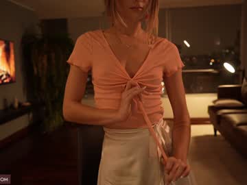 girl
        ksensational cam image #1723465