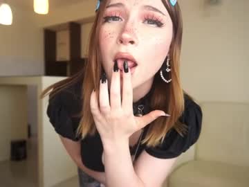 girl
        lola_and_girls cam image #1317117