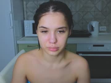 girl
        mia__lunaa cam image #4923018