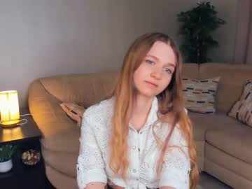 girl
        harrietbaldwin cam image #3082933
