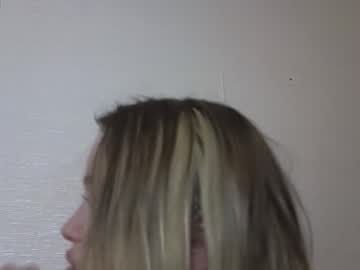 couple
        yourfavoriteroom cam image #2209140