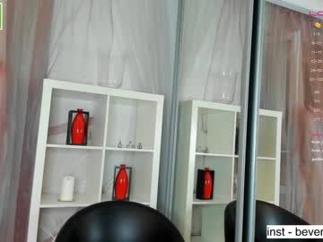 couple
        beverlyvega cam image #870840
