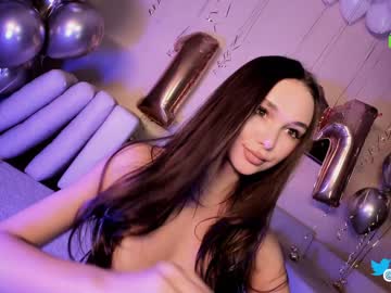girl
        hollyextra cam image #4054150